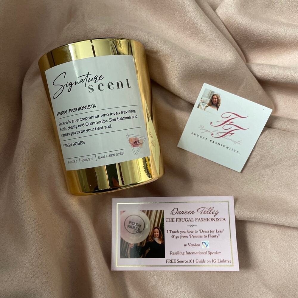 Fashionista Fresh Rose Scented Hand Poured Soy Wax Candle NWT - Picture 2 of 5